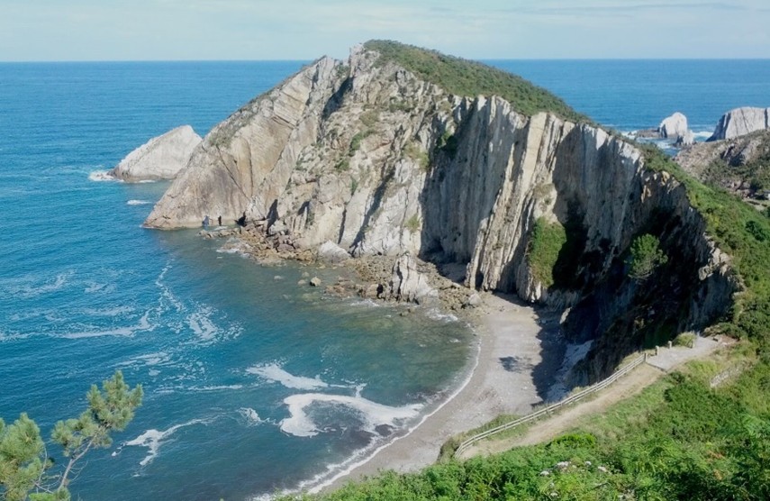 playa de acantilado